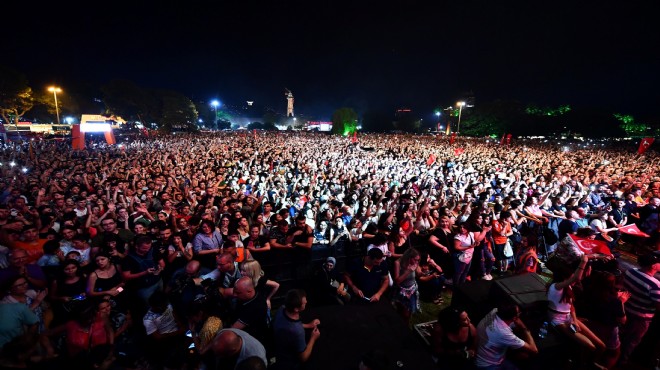 İzmir tek yürek oldu... Büyük buluşmada ne kadar toplandı?