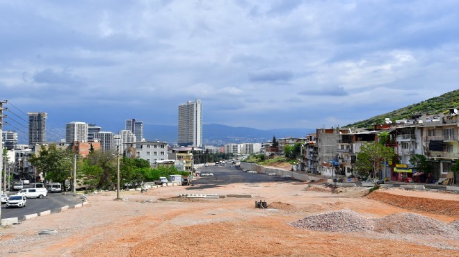 İzmir trafiğine nefes aldıracak dev projede önemli adım: 2.2 kilometrelik viyadük açılıyor