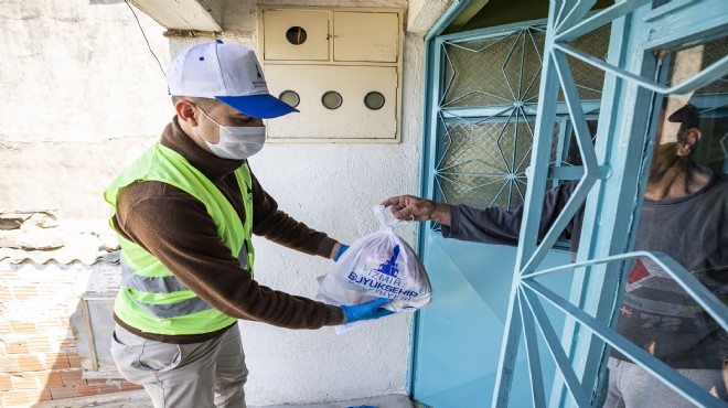 İzmir'de 430 bin kişilik iftar sofrası