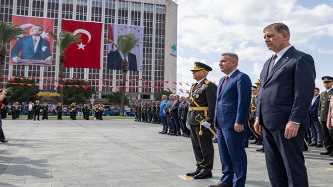 İzmir’de Cumhuriyet Bayramı kutlamaları başladı