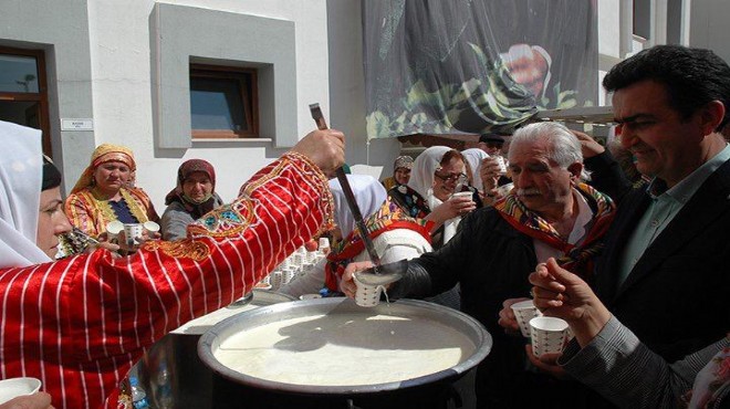 İzmir’de birlik cemiyle nevruz kutlaması