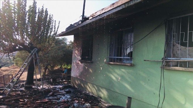 İzmir’de cami lojmanı yangında kullanılamaz hale geldi