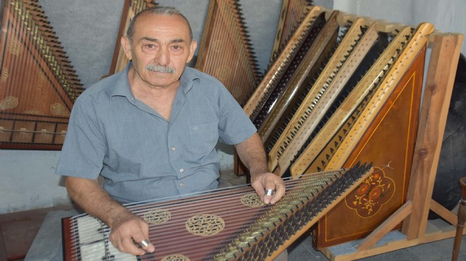 İzmir’de kanun ustası 20 yıldır enstrüman üretiyor