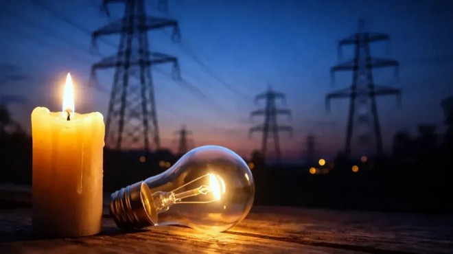 İzmir’de saatlerdir süren elektrik kesintisi isyan ettirdi!