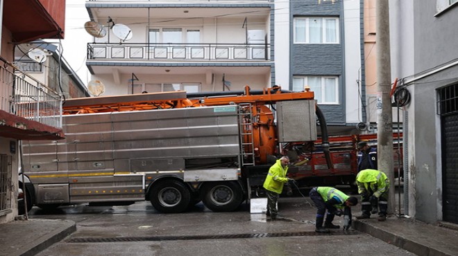 İzmir’de yağmur alarmı: Kriz masası oluşturuldu, önlemler alındı!