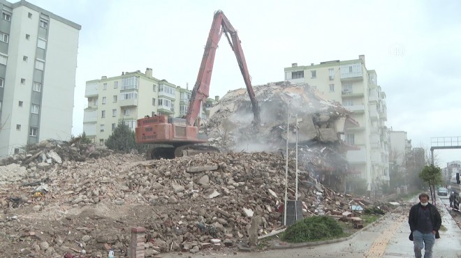İzmir'de yıkım tehdidi: Ne tedbir var ne denetim!