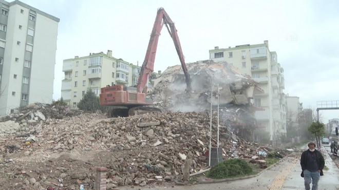 İzmir’de yıkım tehdidi: Ne tedbir var ne denetim!