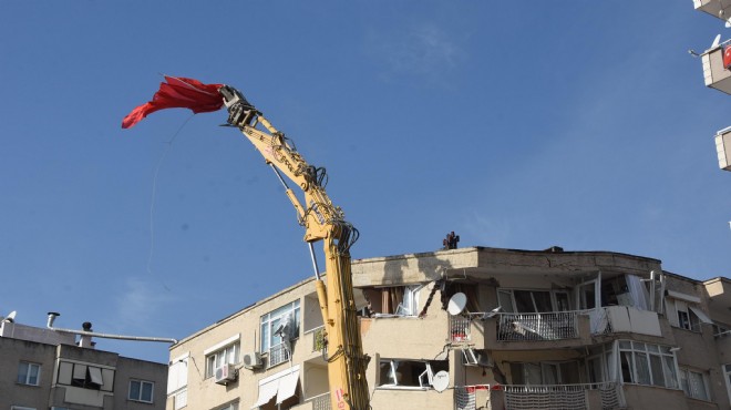 İzmir'deki yıkımlarda bayrak hassasiyeti