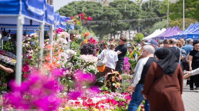 İzmir’i bahar kokusu sardı!