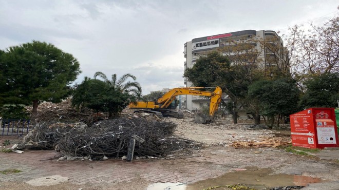 İzmir’i vuran depreminin ardından moloz çıkmazı