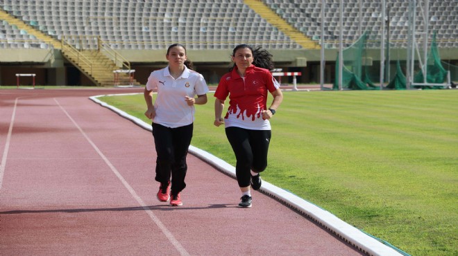 İzmirli anne-kız yarışlara birlikte hazırlanıyor