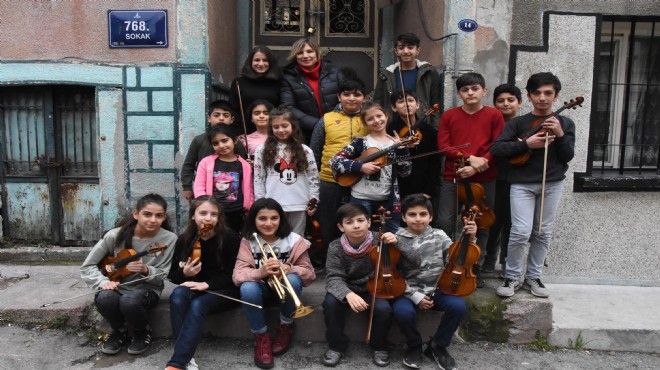 İzmirli çocukları suçtan korumak için kurulan orkestra performansıyla göz doldurdu