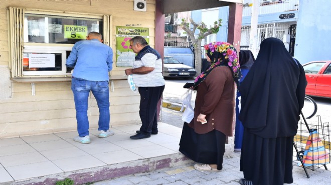 İzmirlilerden Tugay’a 'ekmek' teşekkürü