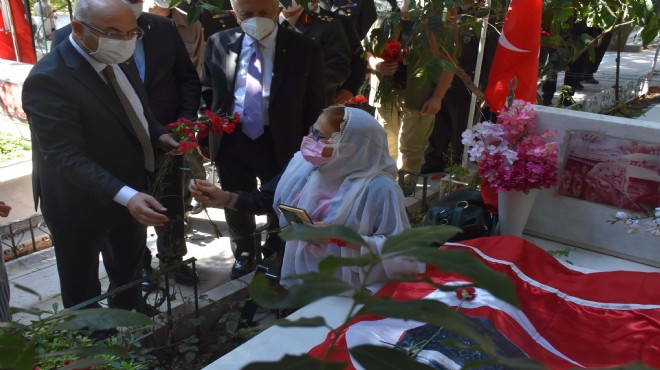 Kadifekale Hava Şehitliği'nde 15 Temmuz anması