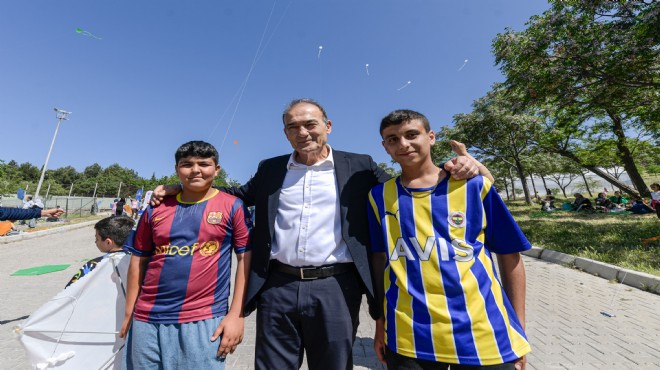 Kadifekale’de gökyüzü uçurtmalarla renklendi