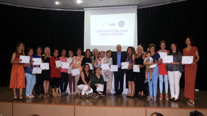 Karabağlar'da kadınların sertifika sevinci