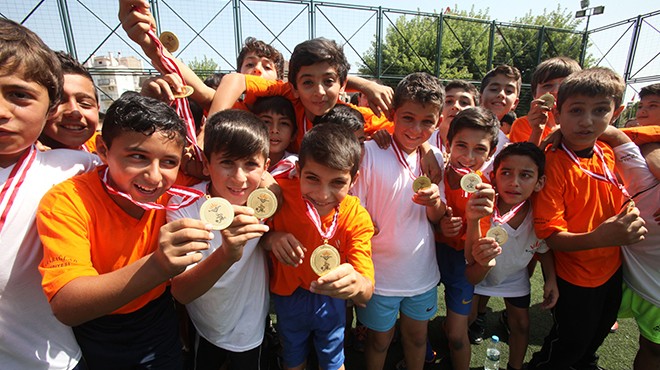 Karabağlar'da yaz spor okulları başlıyor