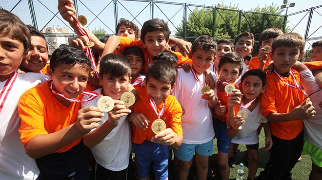 Karabağlar’da yaz spor okulları başlıyor