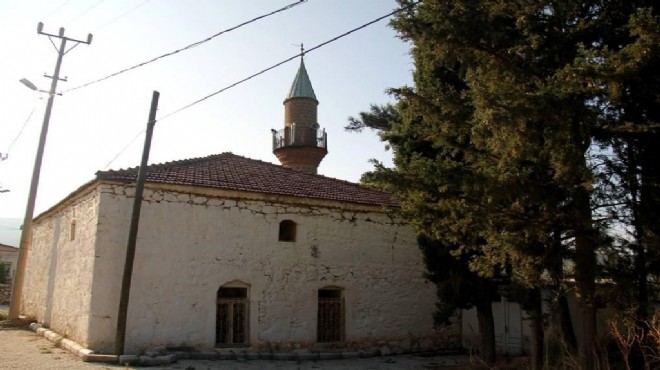 Karaburun'da 'tarihi cami yıkılmasın' çağrısı!