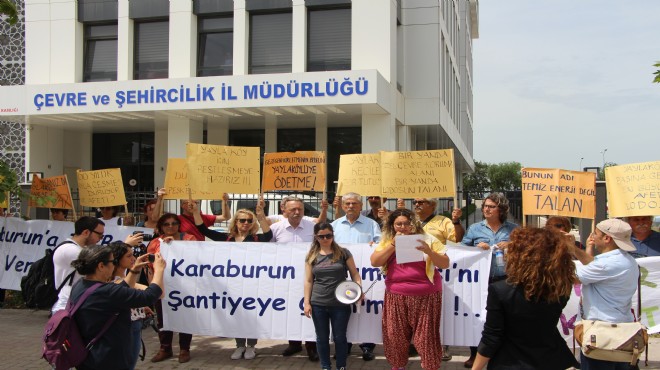 Karaburun'un RES isyanı müdürlük önüne taşındı!