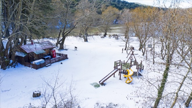 Karagöl Tabiat Parkı beyaza büründü