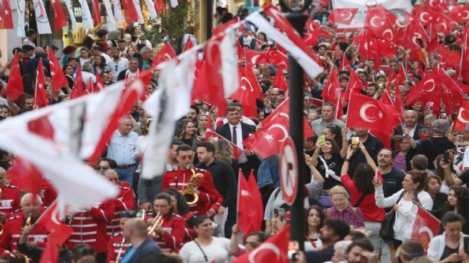 Karşıyaka 19 Mayıs'ta gelincik tarlasına dönüştü