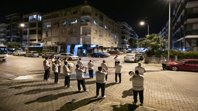 Karşıyaka Bandosu'ndan mahalle konserleri