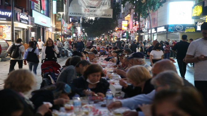 Karşıyaka Çarşı'da 5 bin kişilik iftar sofrası!