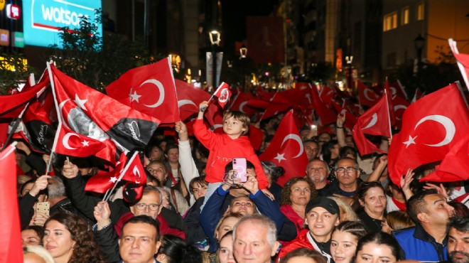 Karşıyaka Cumhuriyet aşkıyla tek yürek!