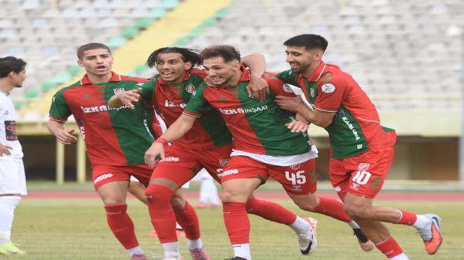 Karşıyaka çift kulvarda zirvede