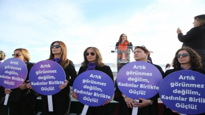 Karşıyaka da 25 Kasım dayanışması