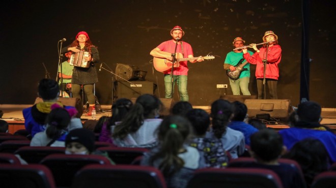 Karşıyaka'da 'Şubadap Çocuk' coşkusu