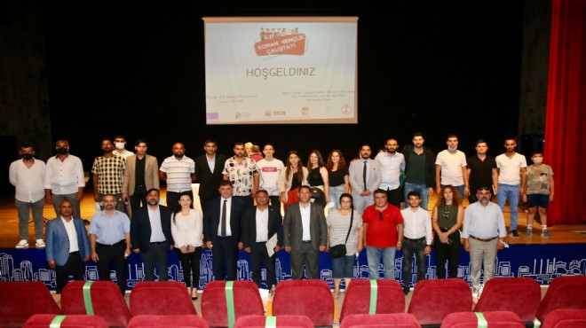 Karşıyaka'da bir ilk: Roman Gençlik Çalıştayı