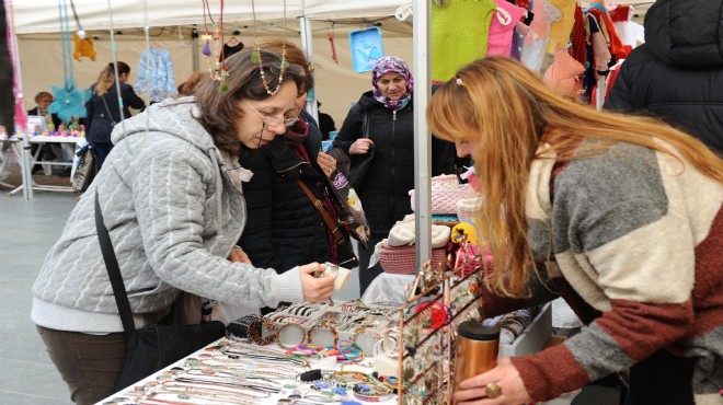 Karşıyaka'da kadınlardan ‘8 Mart' kermesi