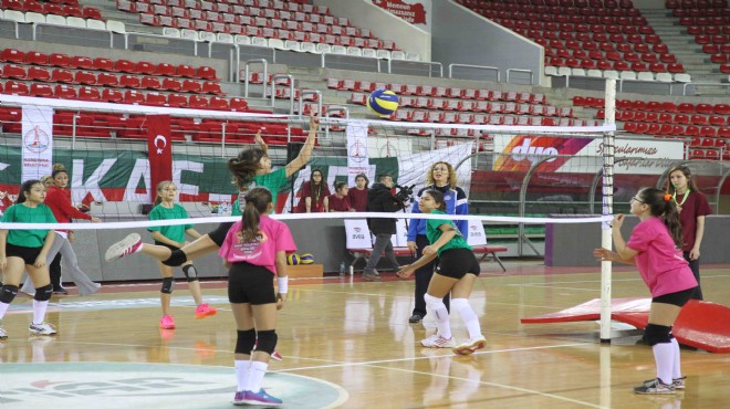 Karşıyaka da spor kursları yola çıktı