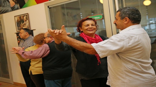 Karşıyaka da ücretsiz salon dansları kursu
