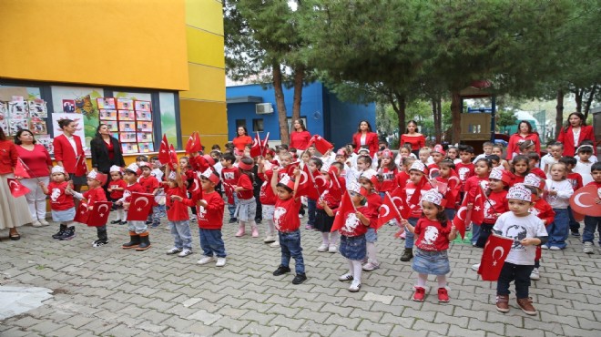 Karşıyaka kırmızı-beyaza büründü!