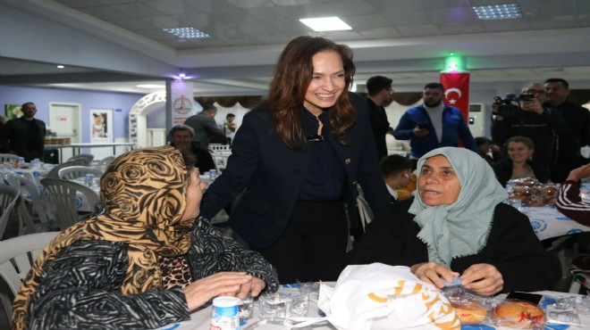 Karşıyaka’da ilk iftar sofrası Cumhuriyet Mahallesi’nde