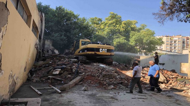 Karşıyaka'da metruk bina mücadelesi