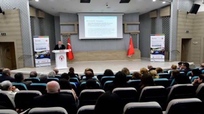 Katılımcı yönetim için güç birliği: Bornova da Muhtarlar Akademisi başladı