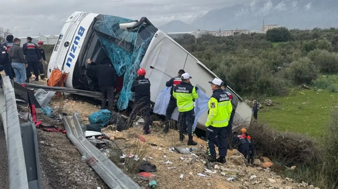 Katliam gibi kaza: 8 can kaybı, 20 den fazla yaralı!