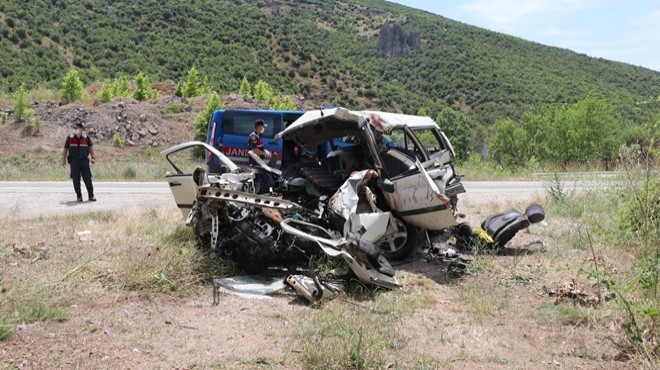 Katliam gibi kaza: Aynı aileden 6 ölü