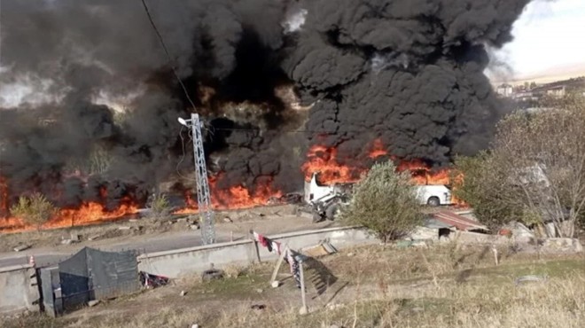 Katliam gibi kaza! Otobüs 2 kamyona çarptı: 7 ölü