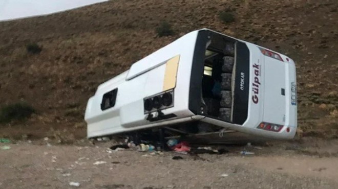 Kayseri'de midibüs şarampole devrildi: 19 yaralı