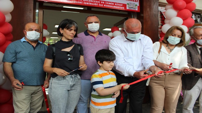 Kemalpaşa'nın bilim merkezi kapılarını açtı