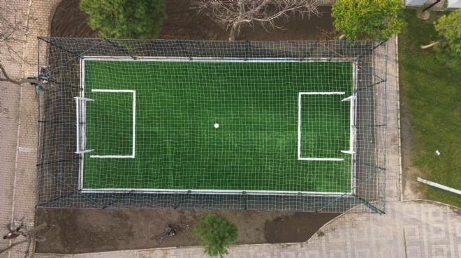 Kemalpaşa ya 17 mini futbol sahası