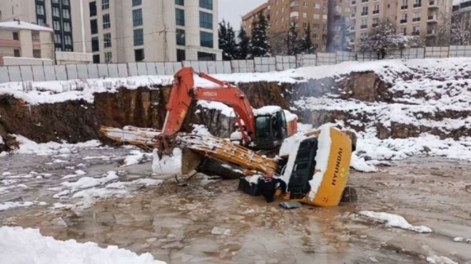 Kepçe suya gömüldü: Operatör yaşamını yitirdi