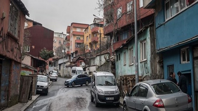 Kim bu Hızır: Evlerin kapısına para dolu zarf!