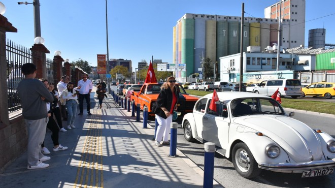 Klasik otomobillerle 29 Ekim korteji