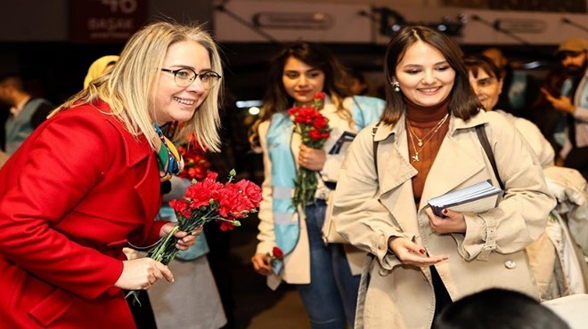 Konak Adayı AK Partili Çankırı: Sevgi hizmet etmenin mutluluğunda!